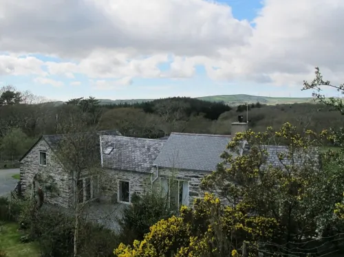 Cefn Isaf Hotels in Dolbenmaen