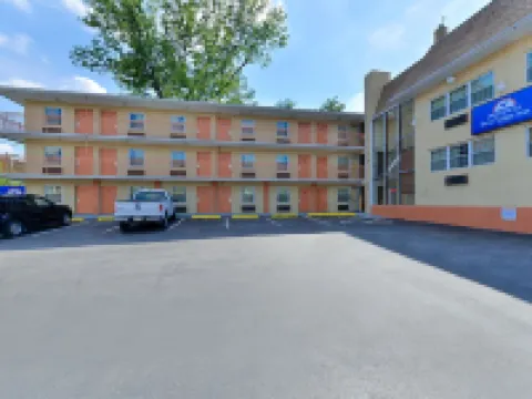 Media Inn & Suites Hotels in Media