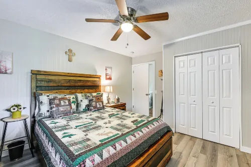 Riverfront Cabin w/ Mtn Views in Tuckasegee!