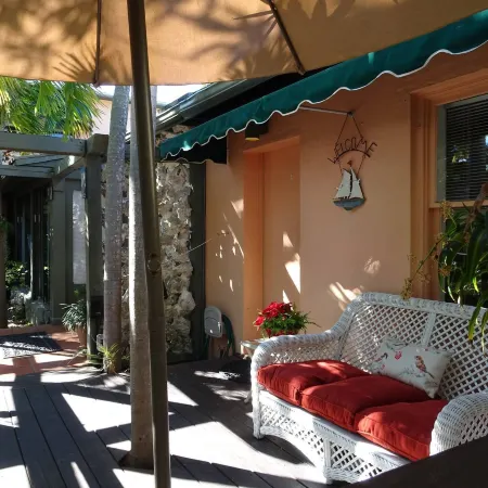 Suite Dreams Inn by the Beach