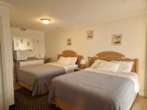 Sandcastle Beachfront Inn