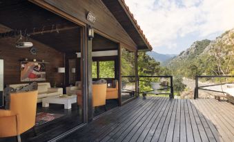 Lukkies Lodge Cirali