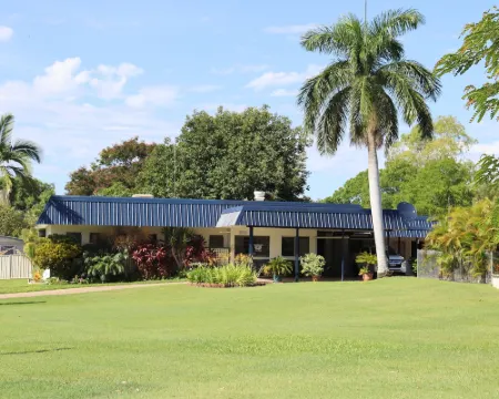 Country Road Motel Hotels in Charters Towers