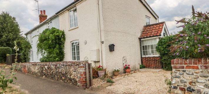 Megs Cottage Hotels in Broadland