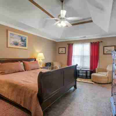 Atlanta Retreat W/ 2-Car Garage, Fenced Yard 6 Bedroom Home by Redawning Rooms