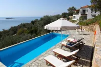 240 sqm, large pool, 300m to the beach, fantastic sea views, 2 kitchens, air conditioning - プライペートプール