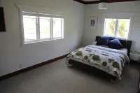 Coastal Farmhouse- Stars, Spa and Birdsong Hotel in zona Ti Point Walkway