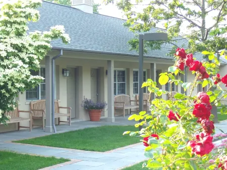 Southampton Long Island Hotel Отели в г. Такахо