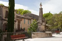 Maison Hache Hotels in Plan-d'Orgon