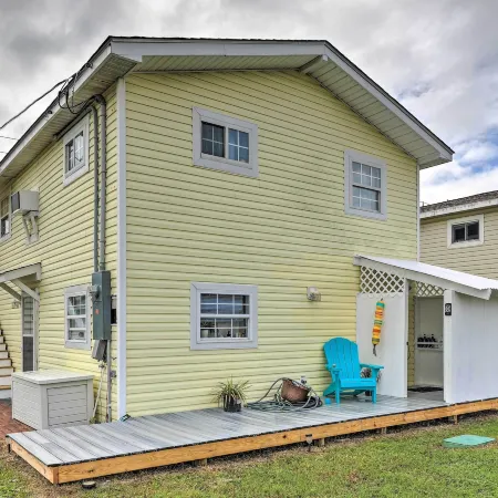 Pet-Friendly Townhome, 2 Blocks to Atlantic Beach!