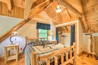 Classy Home w/ Hot Tub: 2 Mi to Lake Access! - 3-نجوم
