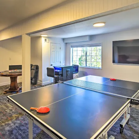'Ridgeline Retreat' w/ Mountain Lake Views!