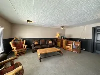 Pine Lodge - parking