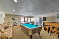 Near Hiking: Mtn-View Condo in Silverthorne! Hotels in Silverthorne