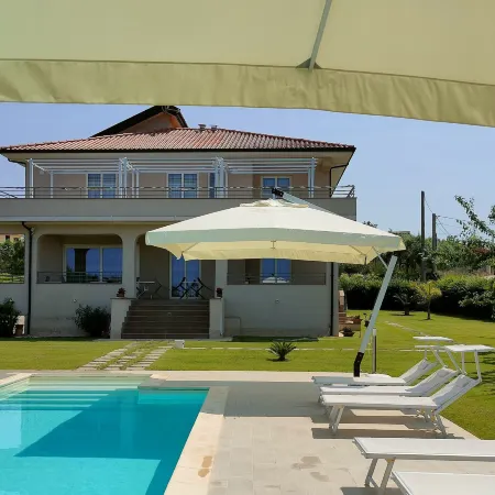 Villa Lauro Luxury B&B