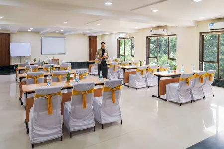 The Metropole by Keyboard Hotels Отели в г. Лонавала