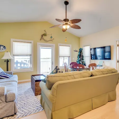 Oceanfront Oasis in Cedar Key w/ 2 Balconies!