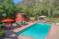 Wine Country Retreat at Private Creekside House!