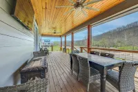 Riverfront 'Caddo Shack' Home w/ Views & Fire Pit - 3-Star