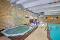 Walk to Main St! Condo w/ Hot Tub & Pool in Frisco - Swimmingpools