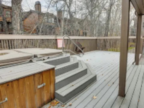 Ketchum Condo w/ Deck < 1 Mi to Sun Valley Resort! Hotels in Ketchum