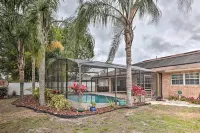 Centrally Located Deltona Home with Pool and Yard - 3 tähden
