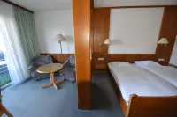 Urlaubshotel Binder Hotels near Pendlerparkplatz