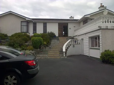 Kilbree House B&B Отели рядом с достопримечательностью «Quay Street»