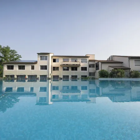 Logis Hotel Restaurant Spa les Oliviers
