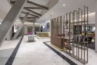 Deco Hotel Canberra Hotels in Уотсон