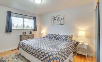 7 Mi to Dtwn: Pet-friendly Abode in Seattle!