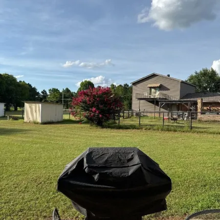 The Hideout<Br>Less Than 5 Minutes from Lake Palestine. Seventy Five a nt.