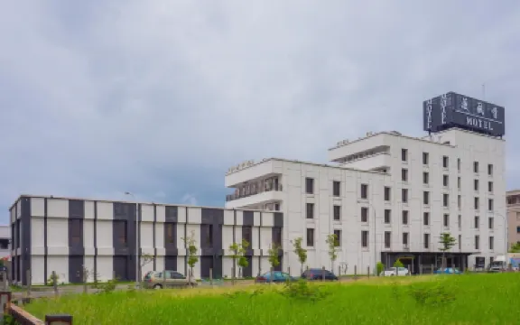 Wei Feng Qing MOTEL Hôtels à proximité de : Hongmaogang Bao'an Temple