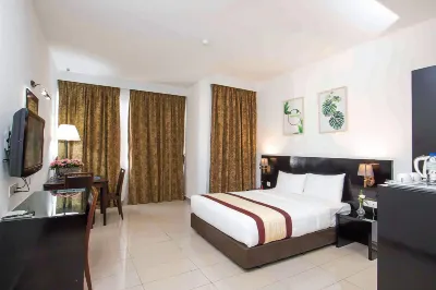 Swan Garden Hotel Отели рядом с достопримечательностью «Dobi Dobi 24Jam»