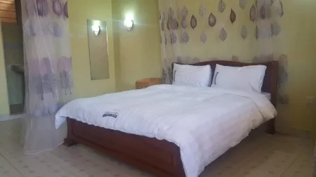 Esstana Hotel Отели в г. Эмбу