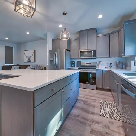 -:- Howdy Hideaway -:- Modern New Construction - 4BR+