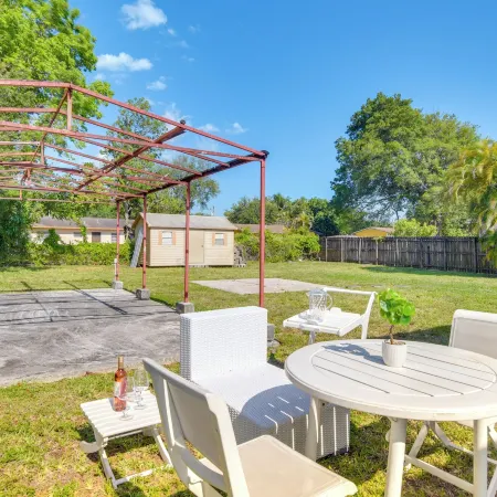 Couples Miami Escape 5 Mi to Hard Rock Stadium!