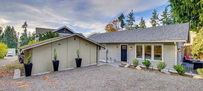 Private Yard & Fire Pit! Modern Kirkland Abode Hotels in Redmond