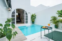 Amanzohi Siargao - Private Pools