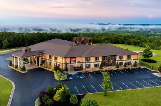 Aiden by Best Western @ Warm Springs Hotel and Event Center