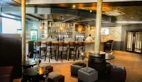 DoubleTree by Hilton Belfast City Ten Square - bar