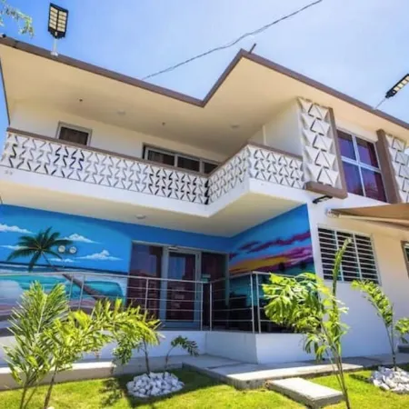 Les Guest House Apartment with Jacuzzi and Pool