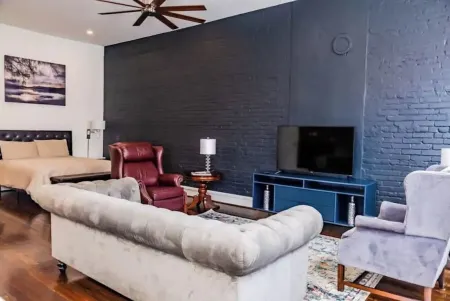 Downtown close to UAB, St. Vincent’s, BJCC and Airport