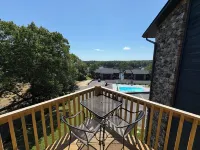 Charming 2-bedroom pet-friendly apartment in beautiful Hot Springs with WiFi, AC
