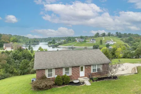 Lazy Days Waterfront for 12!