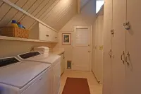 Woodland Chalet 2 mi from Beach Access! - parking