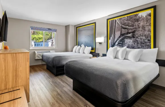 劉易斯頓奧本區速8酒店