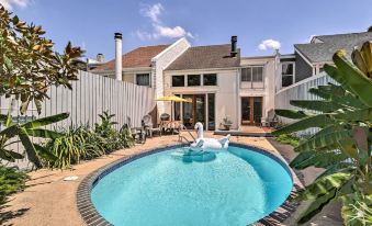 Charming Montrose Townhome with Private Pool!