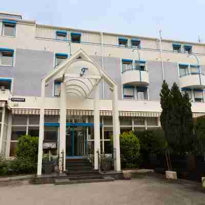 The Originals City, Hôtel Cluses Ouest, du Faucigny Hotel Exterior