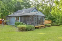 Peaceful 3Br Cabin with Resort Amenity Access - 3-Star